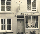 gallery-item